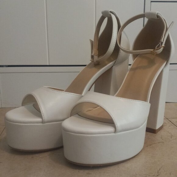 White platform chunky heels - Picture 2 of 5
